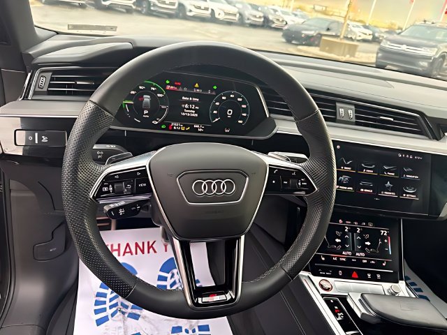 Used 2024 Audi SQ8 e-tron Premium Plus w/ Black Optic Package AWD/4WD image 14
