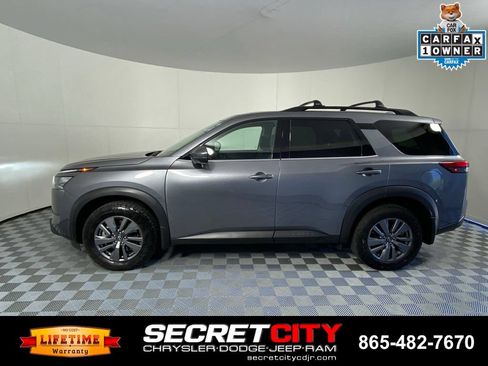 Used 2024 Nissan Pathfinder SV w/ SV Premium Package AWD/4WD image 4