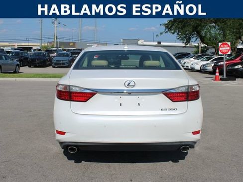 Used 2013 Lexus ES 350 w/ Luxury Pkg FWD image 4