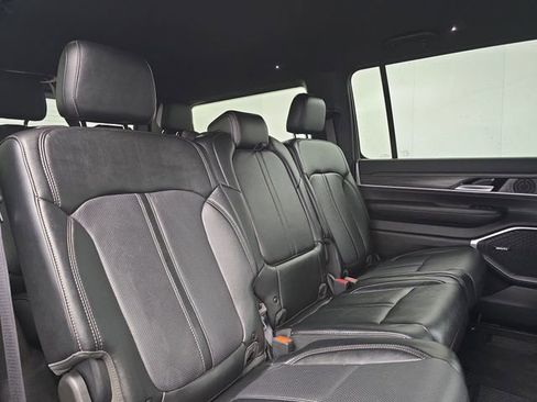 Used 2024 Jeep Wagoneer Series II w/ Flexible Seating Group image 44