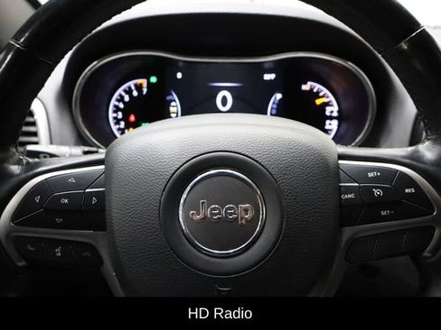 Used 2021 Jeep Grand Cherokee Laredo X image 10