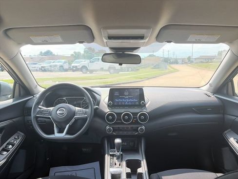 Used 2024 Nissan Sentra SV FWD image 23
