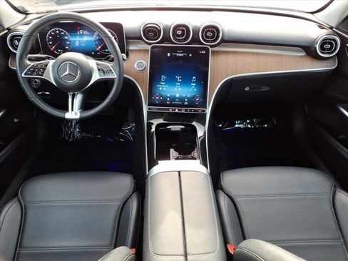 Used 2022 Mercedes-Benz C 300 Sedan image 4