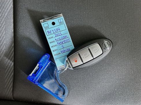 Used 2025 Nissan Frontier S image 34