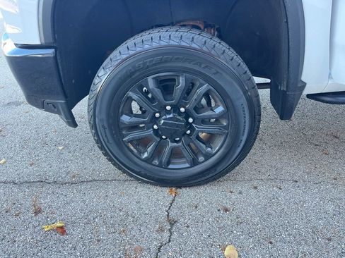 Used 2021 Chevrolet Silverado 2500 Custom w/ Custom Value Package image 27