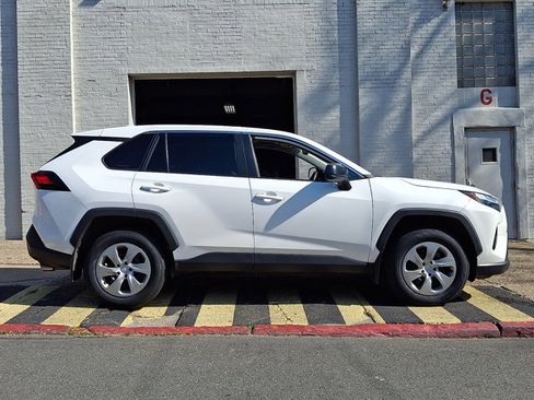 Used 2023 Toyota RAV4 LE image 7