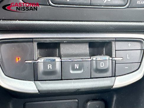 Used 2024 GMC Terrain SLE AWD/4WD image 19