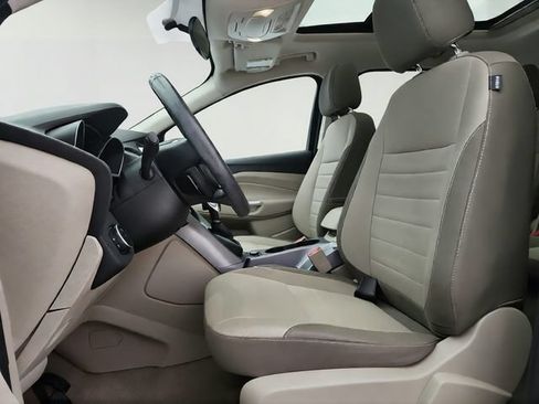 Used 2016 Ford Escape SE w/ Equipment Group 201A FWD image 10