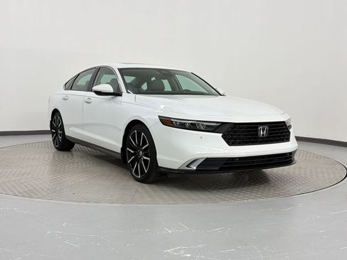 Used 2023 Honda Accord Touring image 7