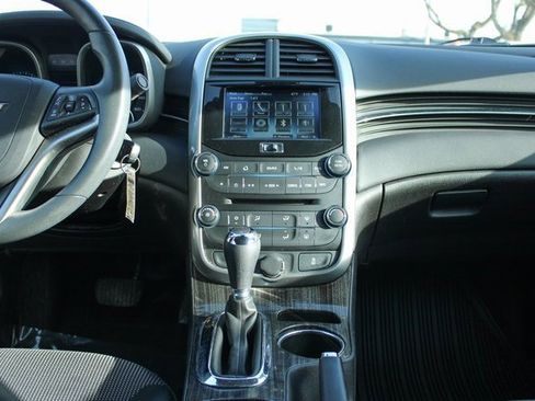 Used 2015 Chevrolet Malibu LT w/ Power Convenience Package image 17