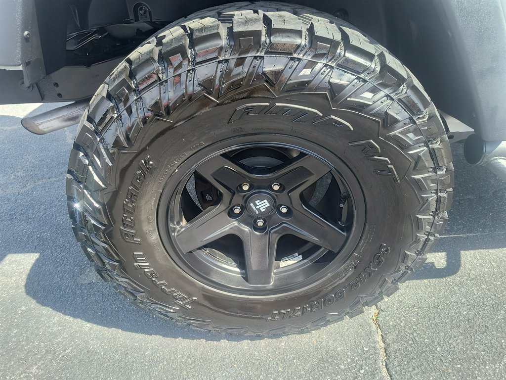 Used 2017 Jeep Wrangler Unlimited Sport w/ Quick Order Package 24S AWD/4WD image 12