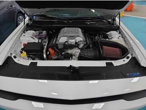 Used 2023 Dodge Challenger SRT Hellcat RWD image 15