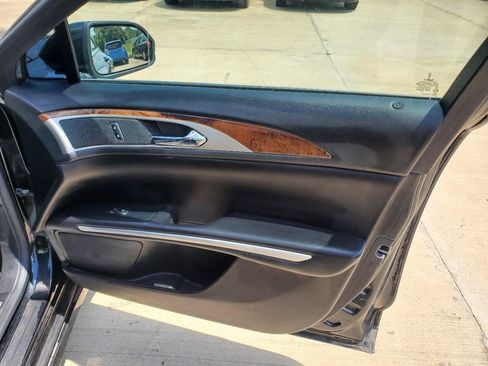 Used 2015 Lincoln MKZ w/ Equipment Group 102A Reserve FWD image 6