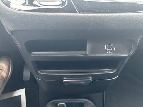 New 2026 Chrysler Pacifica Select image 32