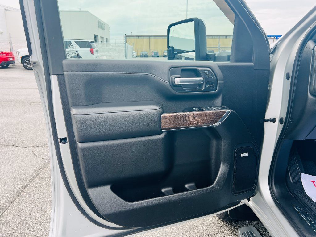 Used 2022 GMC Sierra 2500 Denali AWD/4WD image 17