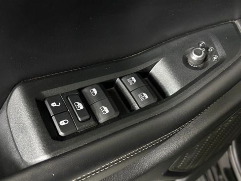 Used 2024 Jeep Grand Cherokee L Limited w/ Luxury Tech Group II AWD/4WD image 15