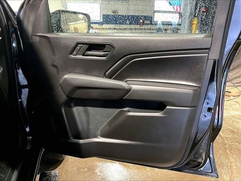 Used 2023 Chevrolet Colorado Trail Boss w/ Technology Package AWD/4WD image 19