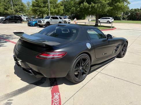 Used 2011 Mercedes-Benz SLS AMG Coupe image 4