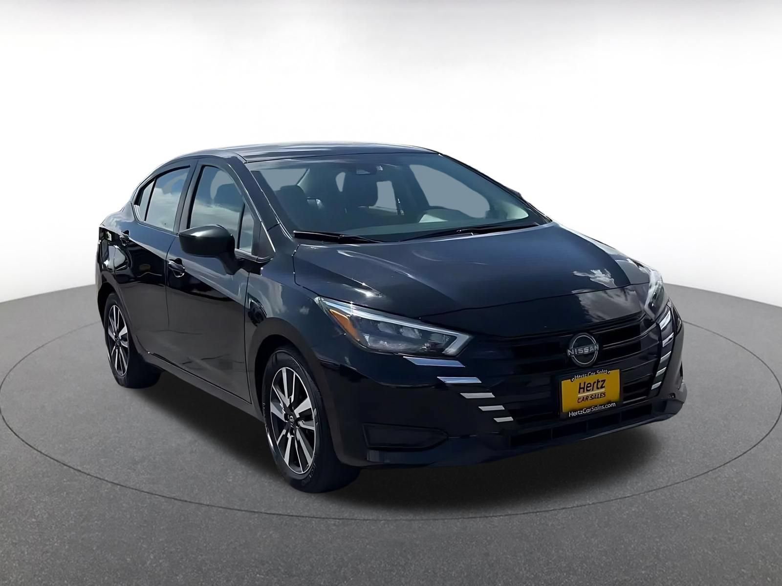 Used 2025 Nissan Versa SV FWD image 3