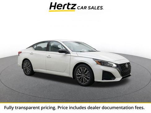 Used 2025 Nissan Altima 2.5 SV FWD image 1