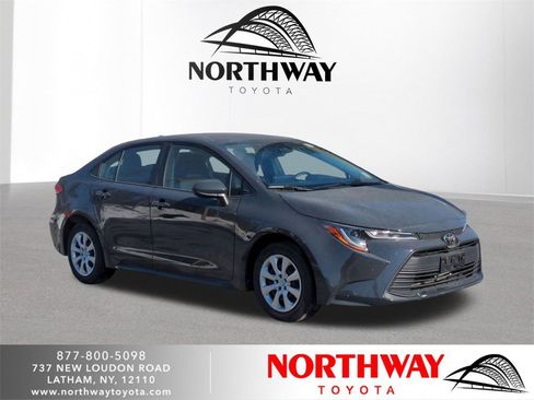 Used 2023 Toyota Corolla LE image 1