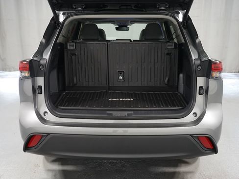 New 2026 Toyota Highlander XLE image 37