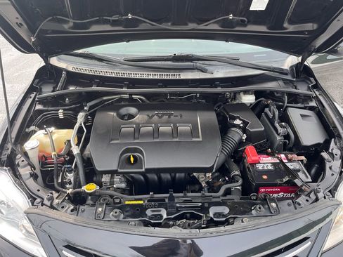 Used 2013 Toyota Corolla LE image 25
