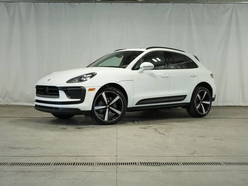 New 2026 Porsche Macan image 1