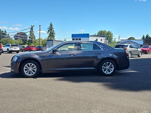 Used 2023 Chrysler 300 Touring w/ Safetytec Plus Group RWD image 3