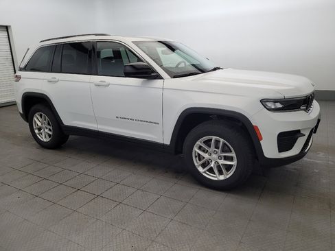 Used 2022 Jeep Grand Cherokee Laredo w/ Luxury Tech Group I AWD/4WD image 11