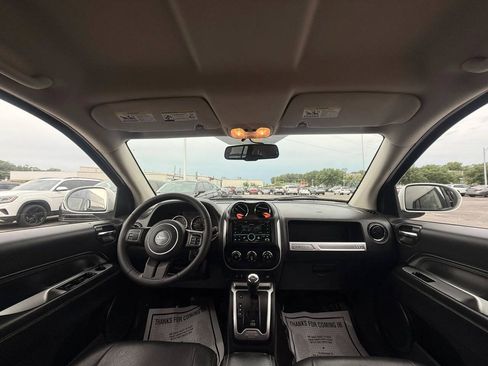 Used 2014 Jeep Compass Latitude AWD/4WD image 17