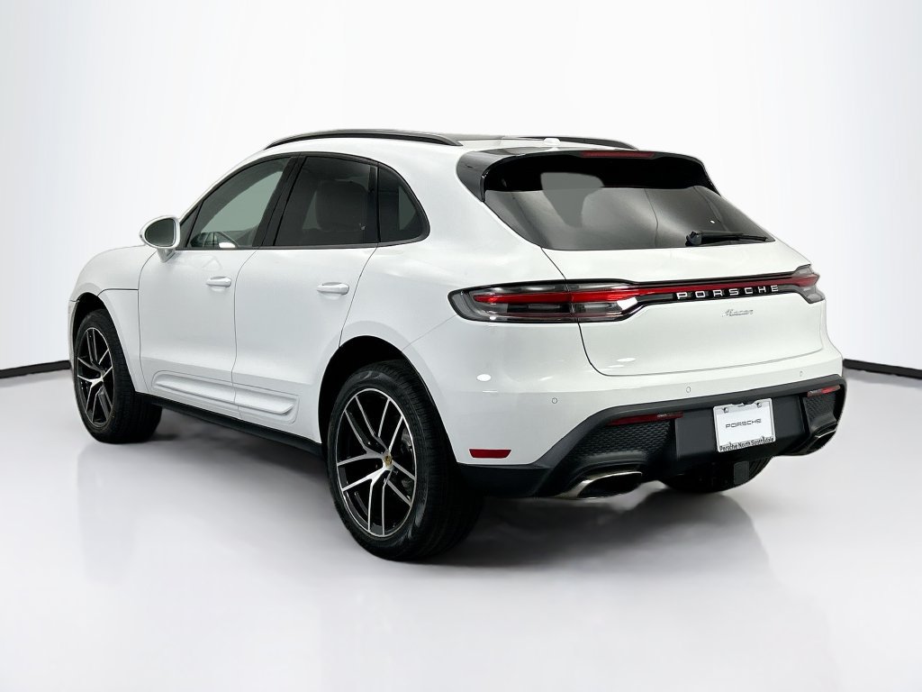 Used 2026 Porsche Macan AWD/4WD image 3