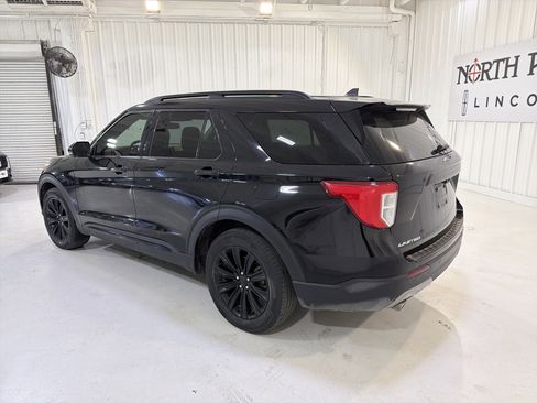 Used 2022 Ford Explorer Limited w/ Equipment Group 301A image 3