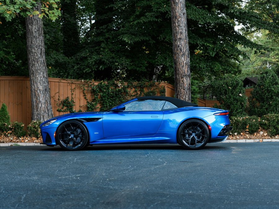 Used 2020 Aston Martin DBS Superleggera Volante RWD image 2