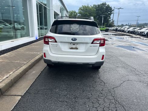 Used 2016 Subaru Outback 2.5i Premium AWD/4WD image 11