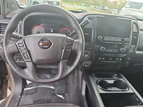 Used 2021 Nissan Titan PRO-4X w/ Pro-4x Convenience Package image 15