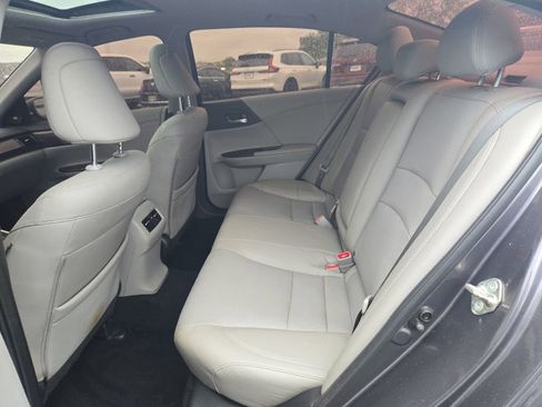 Used 2017 Honda Accord Touring image 29