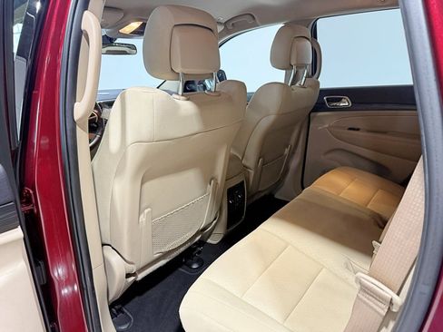 Used 2019 Jeep Grand Cherokee Laredo image 35