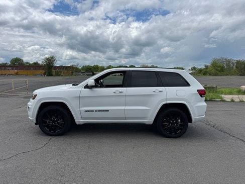 Certified 2021 Jeep Grand Cherokee Laredo X image 2