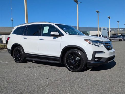 Used 2022 Honda Pilot Touring image 2