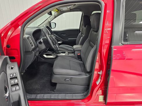 Used 2022 Nissan Frontier SV AWD/4WD image 11