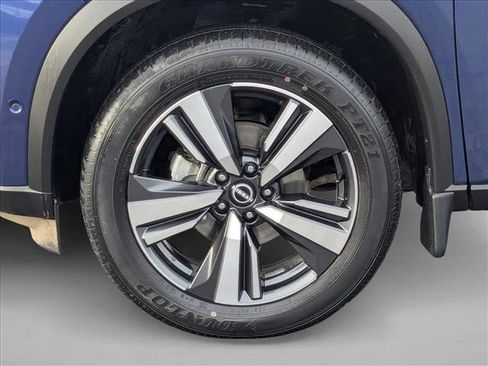 Used 2023 Nissan Rogue SL w/ SL Premium Package image 24