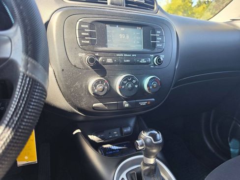 Used 2016 Kia Soul w/ Option Group 020 FWD image 24