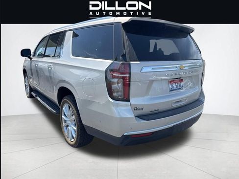 Used 2024 Chevrolet Suburban High Country w/ Advanced Technology Package AWD/4WD image 3