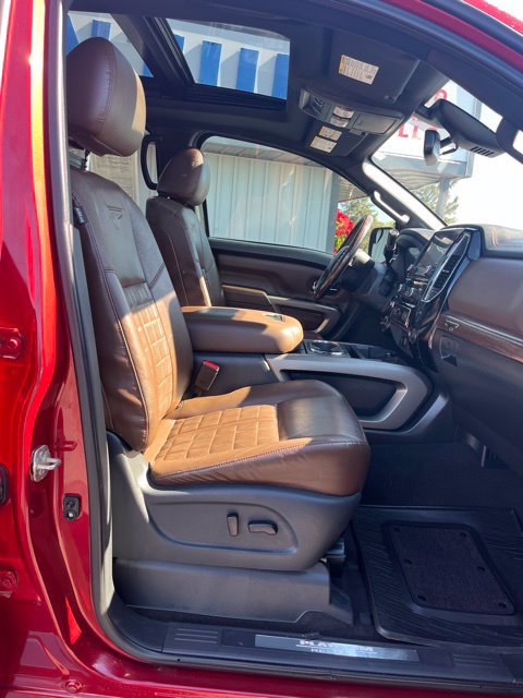 Used 2021 Nissan Titan 4x4 Crew Cab image 28