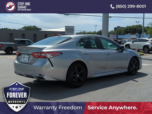 Used 2019 Toyota Camry SE FWD image 7
