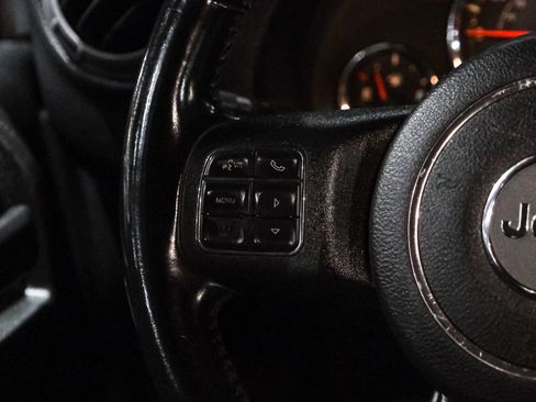 Used 2018 Jeep Wrangler Unlimited Sport S AWD/4WD image 17