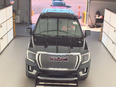 Used 2023 GMC Yukon Denali w/ Max Trailering Package image 2