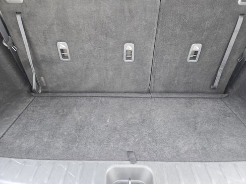 Used 2024 Nissan Pathfinder SV image 34