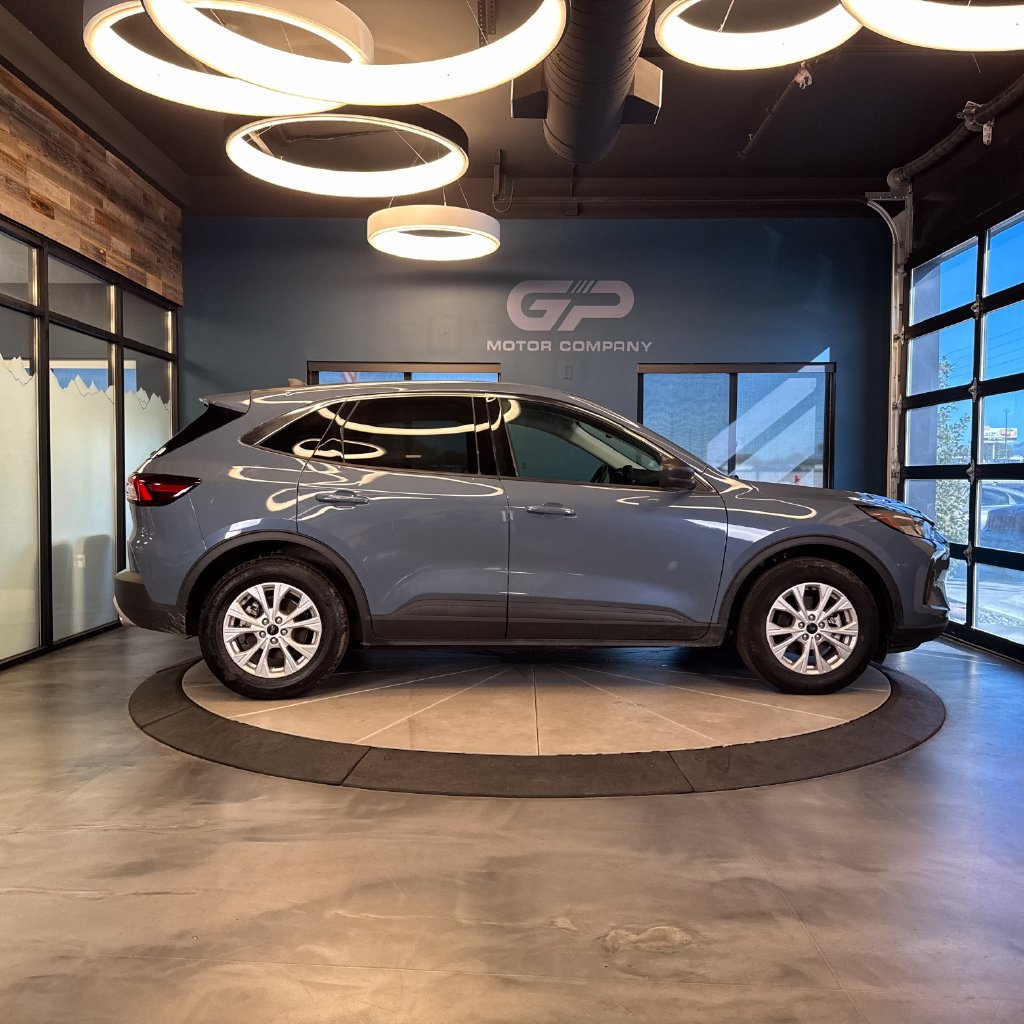 Used 2024 Ford Escape Active FWD image 2